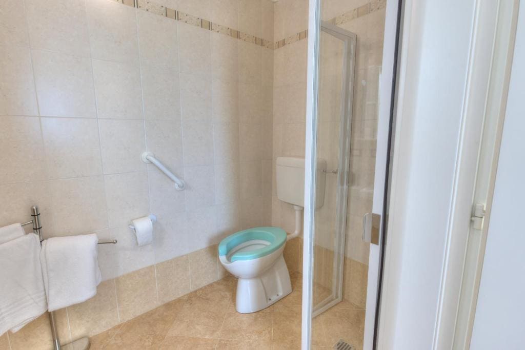 Single Room - Disability Access room - Image 2