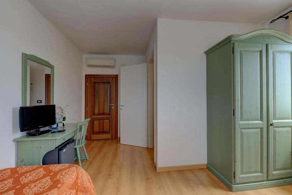 Twin Room room - Image 3