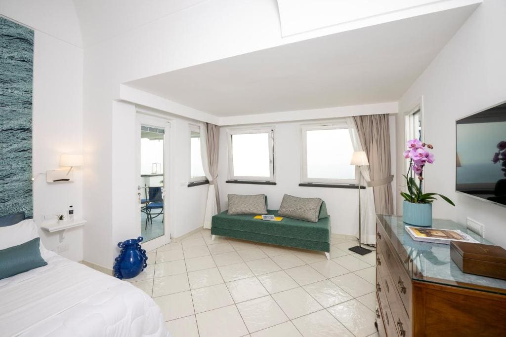 Suite with Sea View Terrace room - Image 2