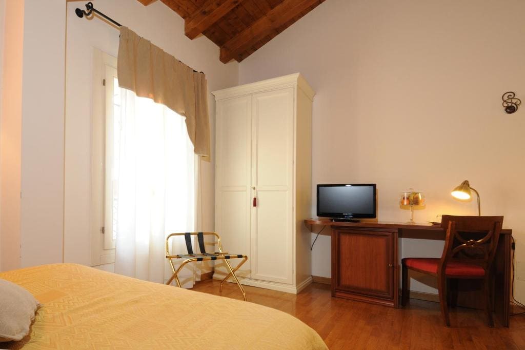 Double Room room - Image 2
