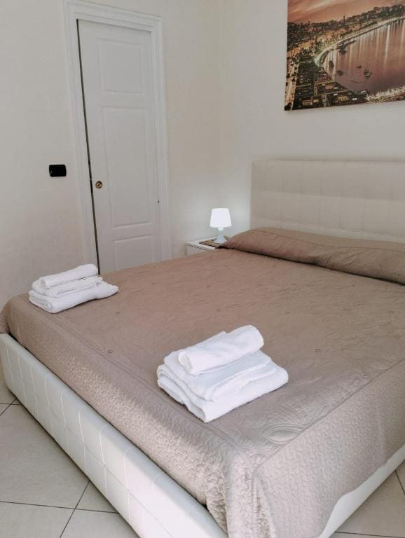 Double Room with Private Bathroom room - Image 3