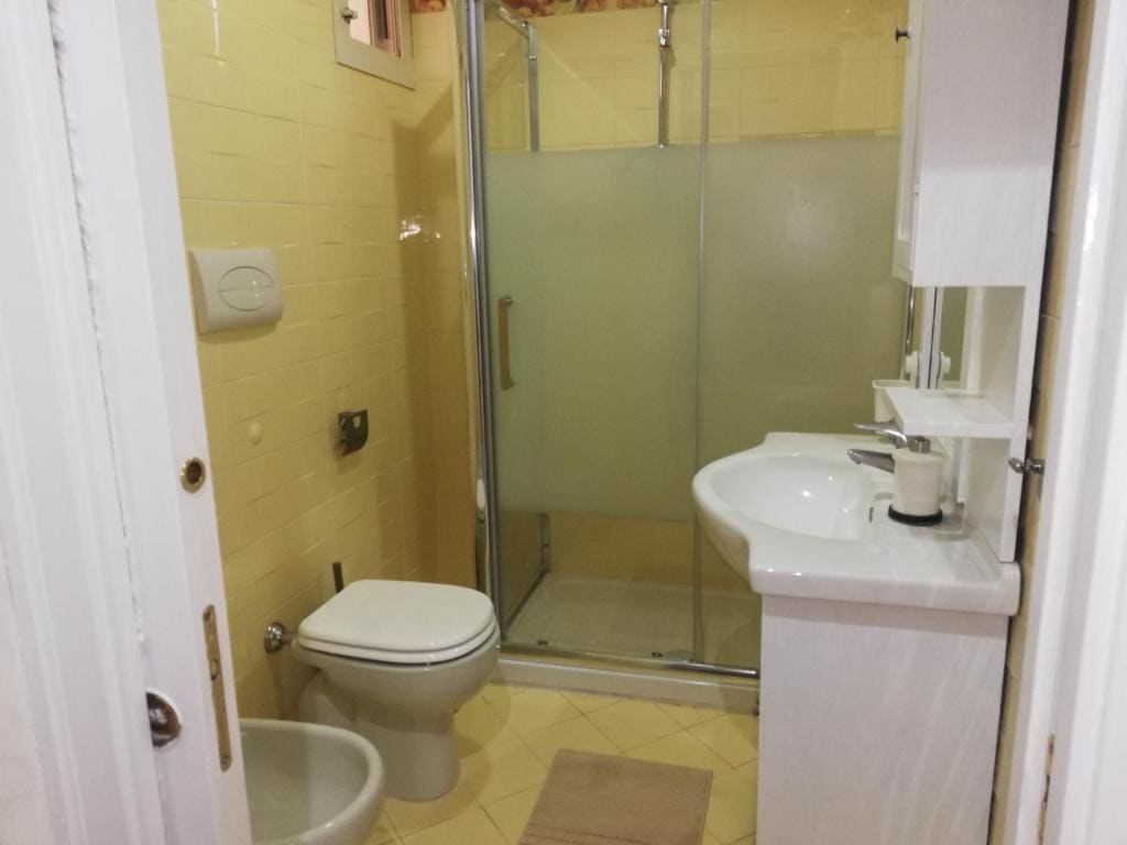 Triple Room with Private Bathroom room - Image 2