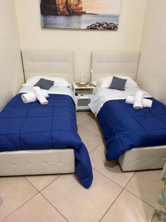 Twin Room with Private Bathroom room - Image 2