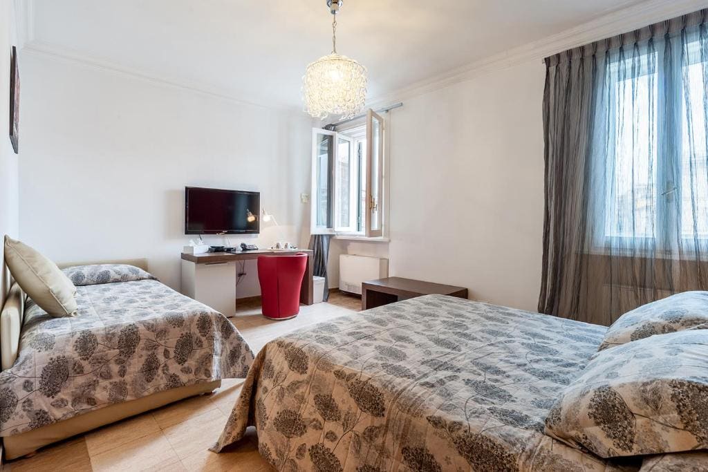 Triple Room with View room - Image 3