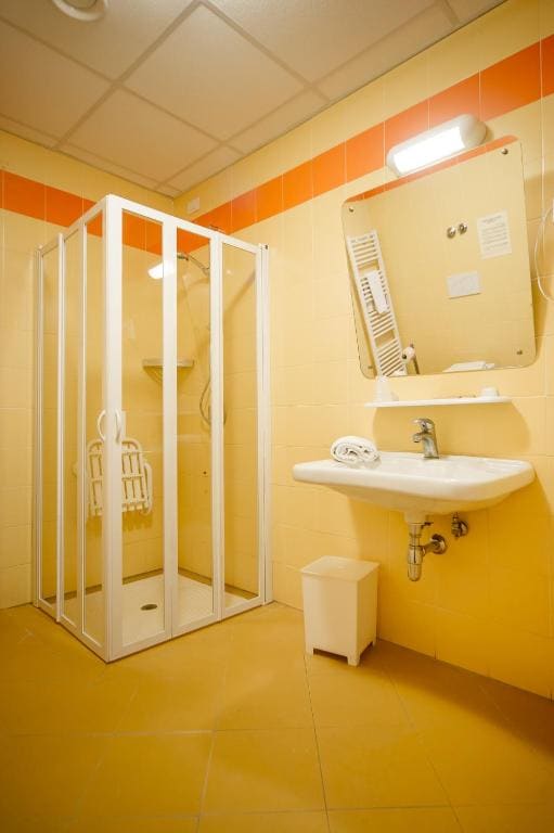 Family Room - Disability Access room - Image 1