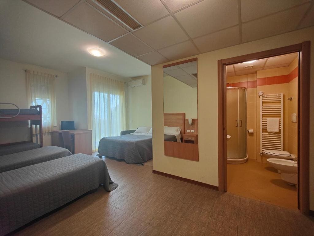 Standard Family Room room - Image 1