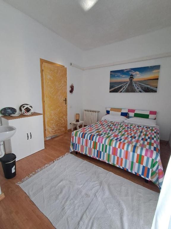 Large Double Room room - Image 3