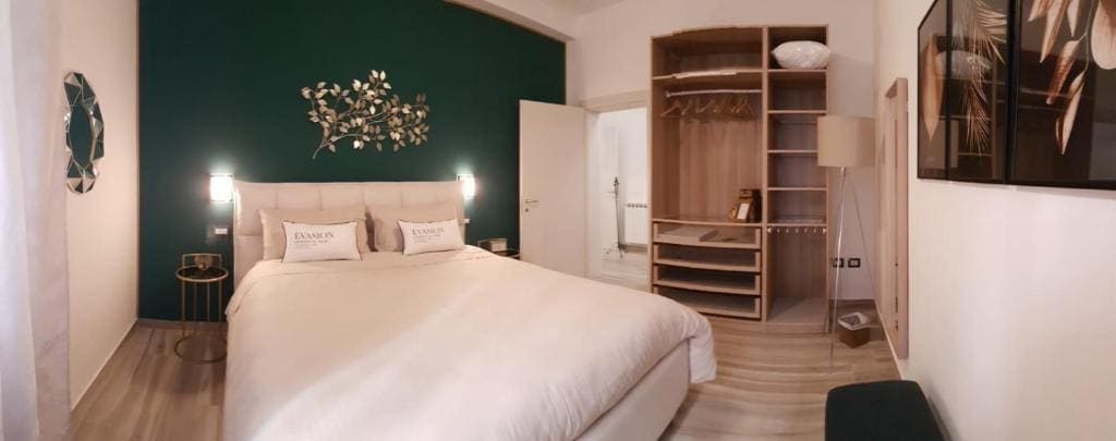 One-Bedroom Apartment room - Image 2