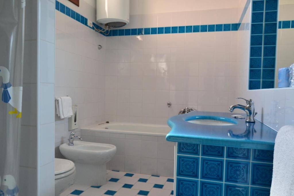 Superior Triple Room room - Image 2