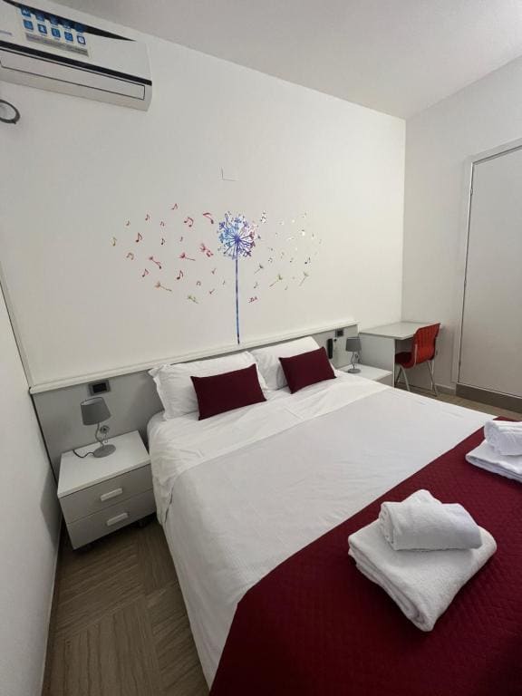 Room room - Image 1