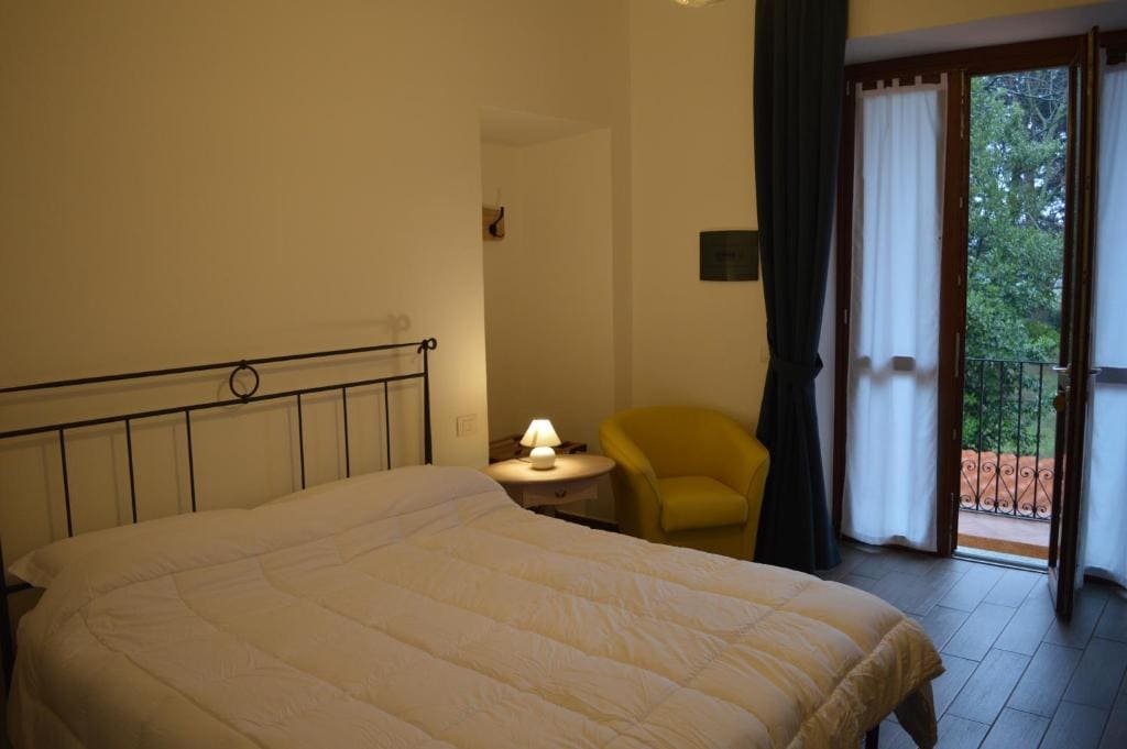 Double Room with Garden View room - Image 1