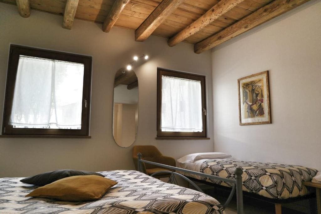 Family Room with Private Bathroom room - Image 3