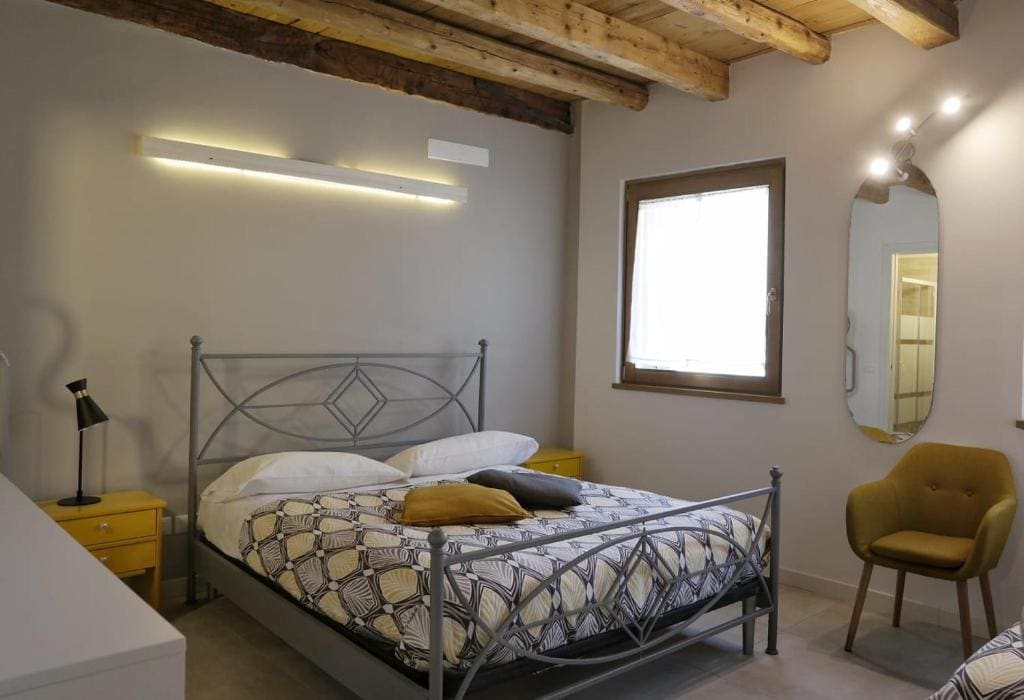 Family Room with Private Bathroom room - Image 2
