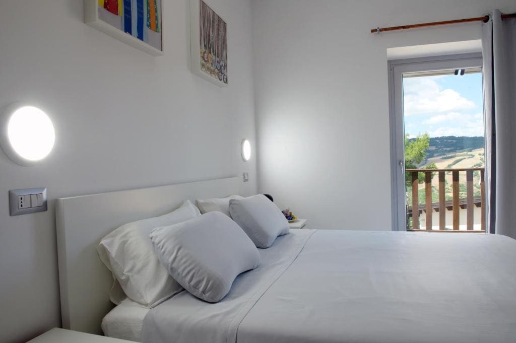 Double Room with Private Bathroom room - Image 2