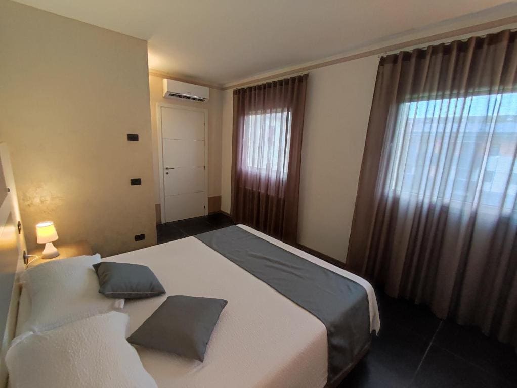 Double Room with Private Bathroom room - Image 3