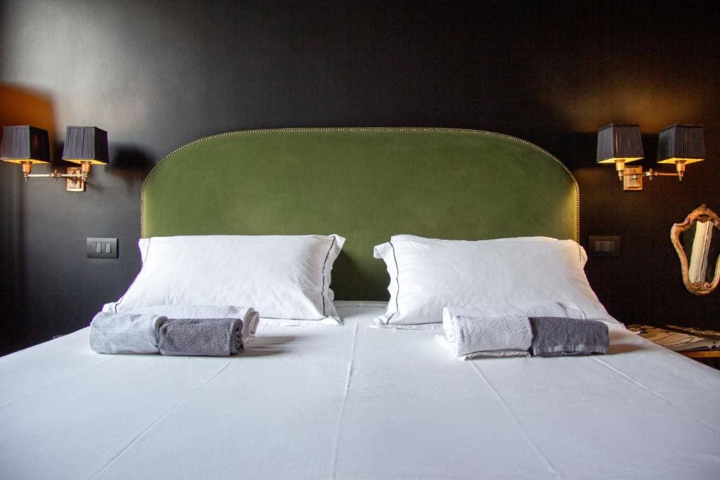 Double Room with Private Bathroom room - Image 3