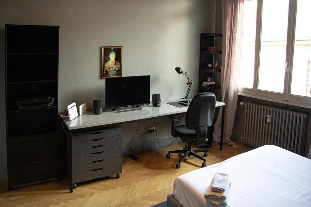 Double Room with Private External Bathroom room - Image 2