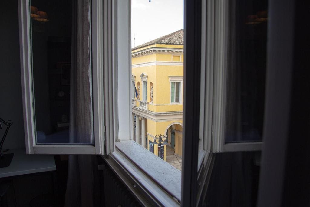 Double Room with Private External Bathroom room - Image 1