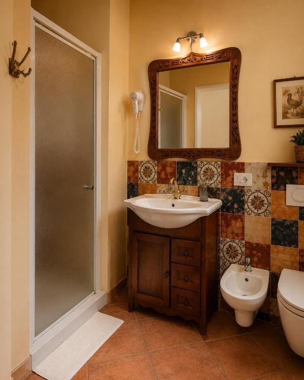 Family Room with Bathroom room - Image 3