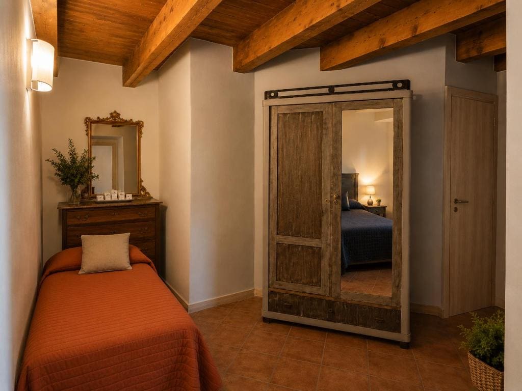 Family Room with Bathroom room - Image 1
