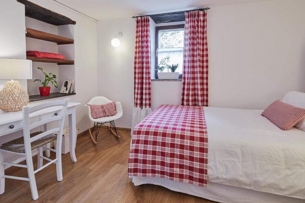 Room room - Image 3