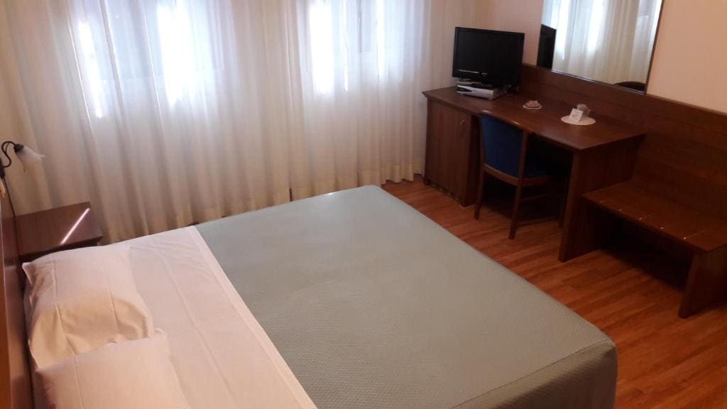 Double or Twin Room with Private Bathroom room - Image 1
