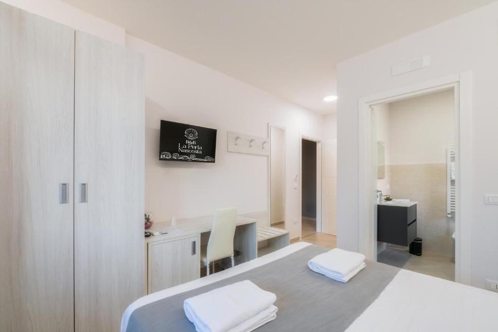 Deluxe Double Room room - Image 2