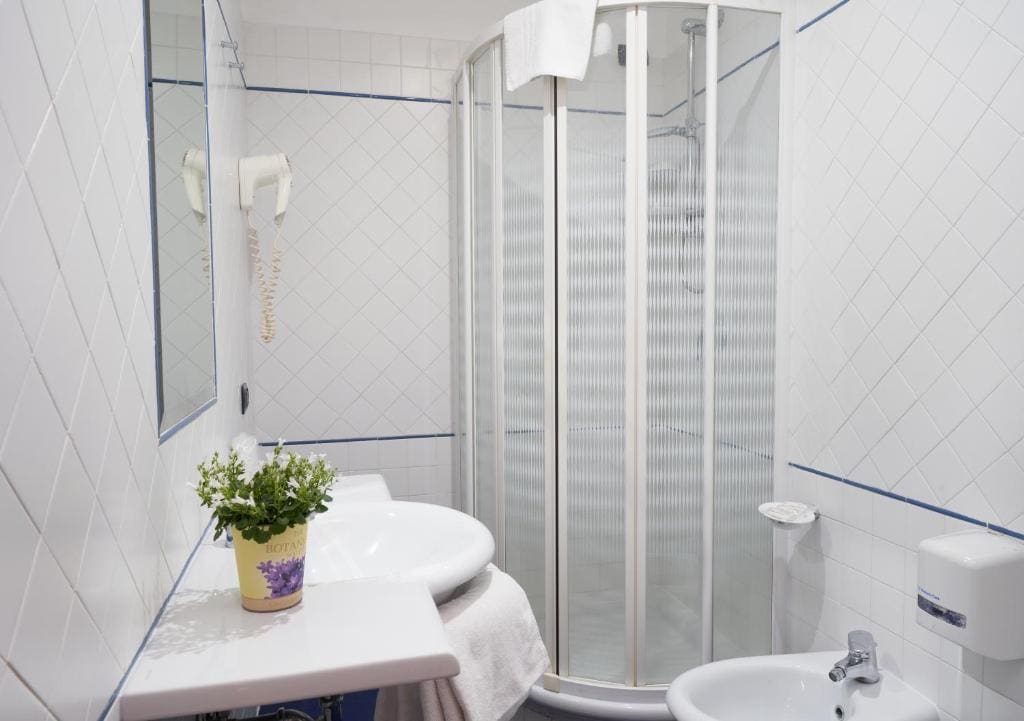 Double or Twin Room room - Image 2
