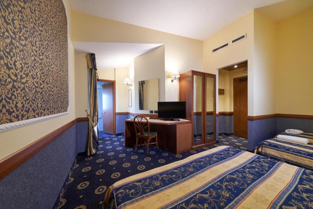 Quadruple Room room - Image 3