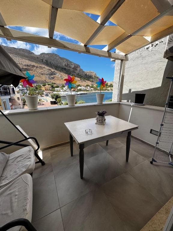 One-Bedroom Apartment with Sea View and Terrace room - Image 1