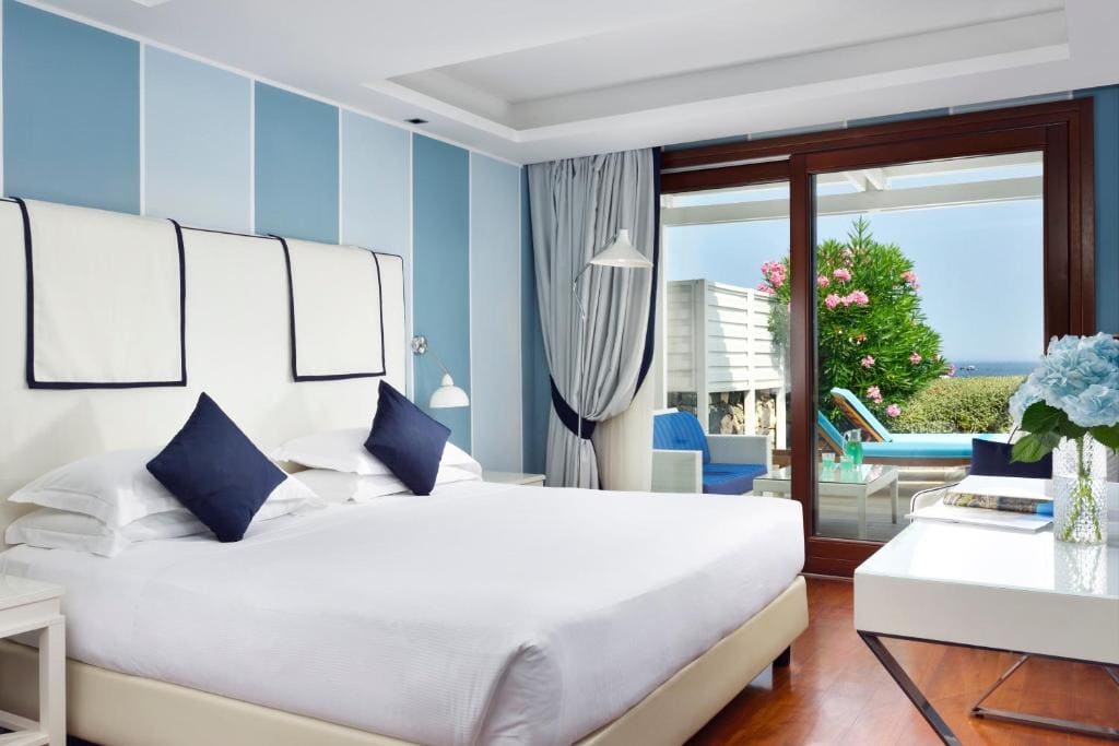 Deluxe Double Room with Sea View room - Image 3
