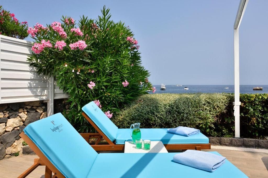 Deluxe Double or Twin Room with Sea View and Hot Tub room - Image 2