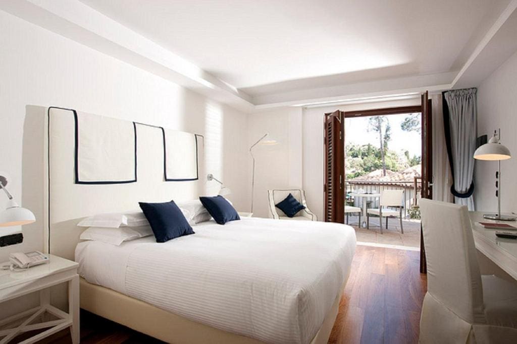 Premium Double Room room - Image 3