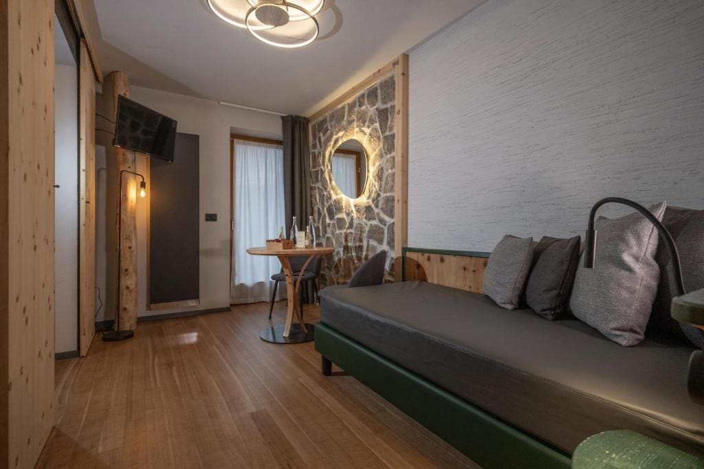 Deluxe Junior Suite with Mountain View room - Image 1
