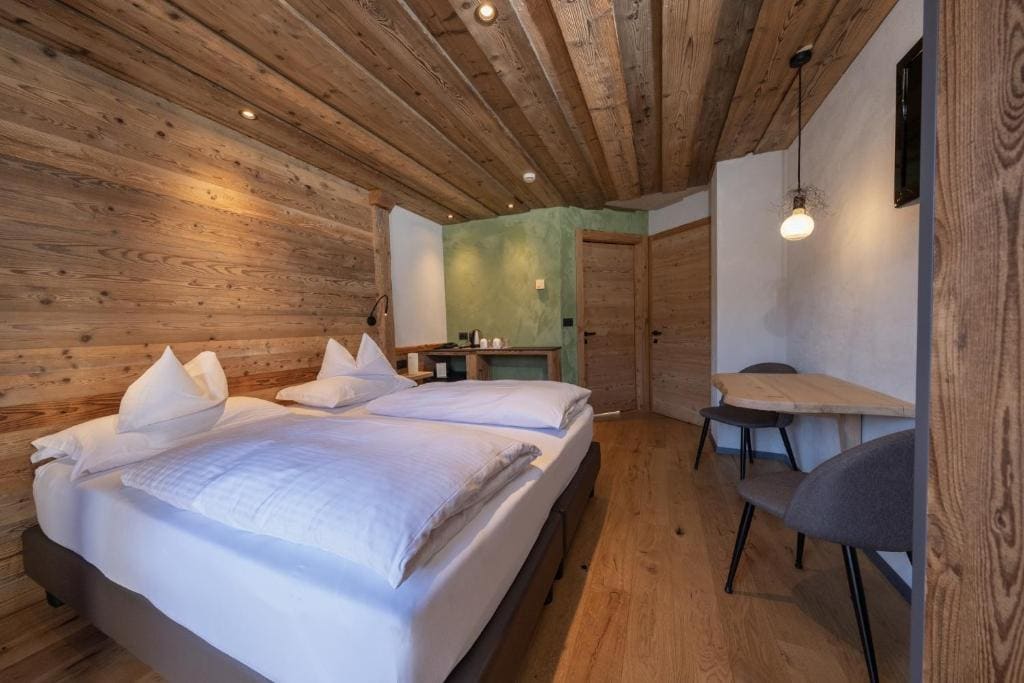 Deluxe Junior Suite with Two Bathrooms room - Image 1