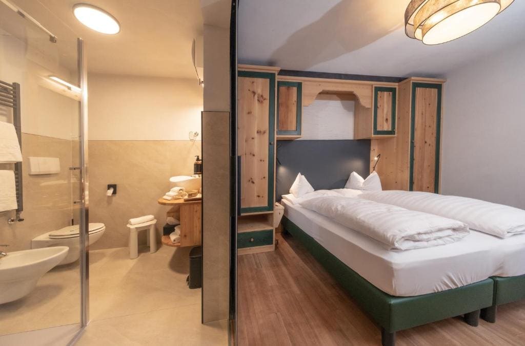 Single Room with Double Bed room - Image 3