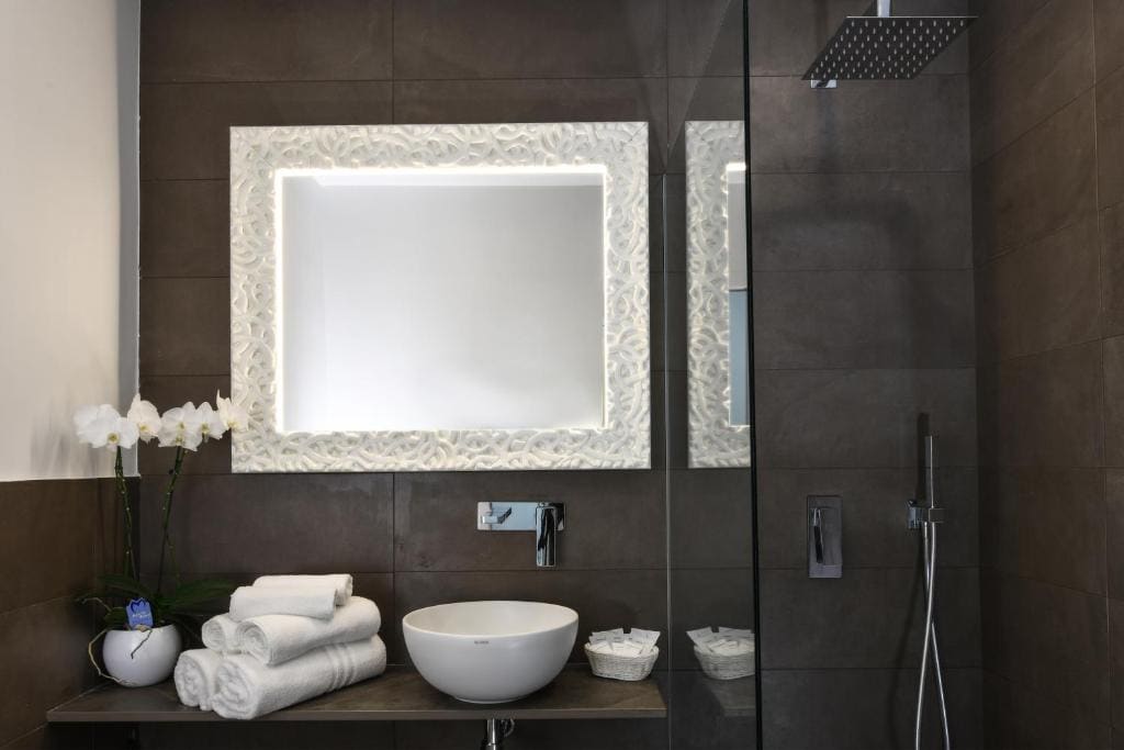 Deluxe Double or Twin Room with Sea View room - Image 2