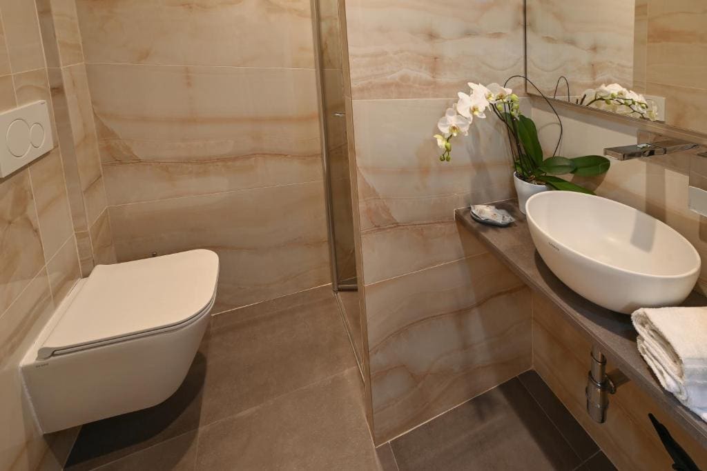 Double or Twin Room with Private Bathroom room - Image 1