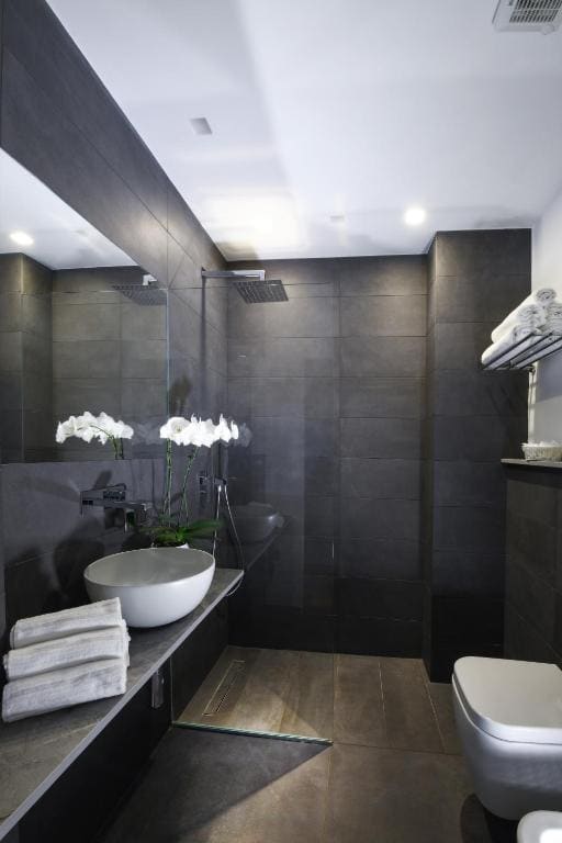 Superior Triple Room with Sea View room - Image 2