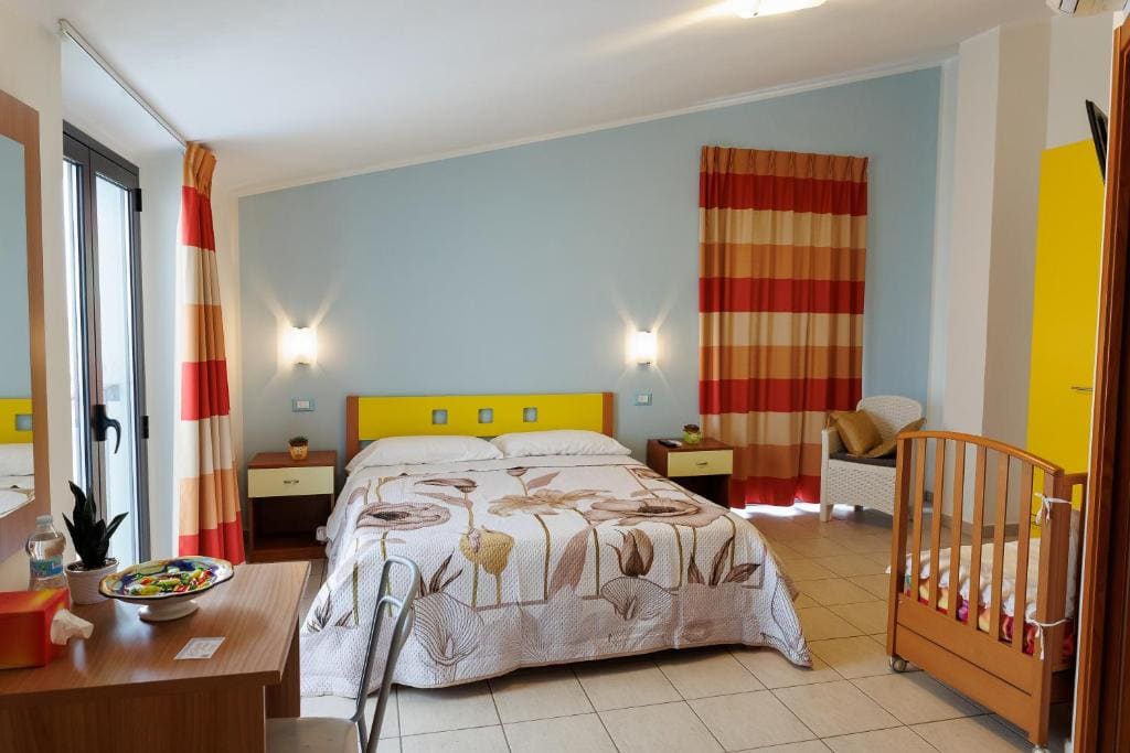 Large Double Room room - Image 1