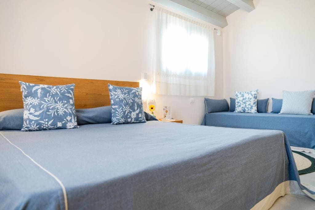 Triple Room with View room - Image 1