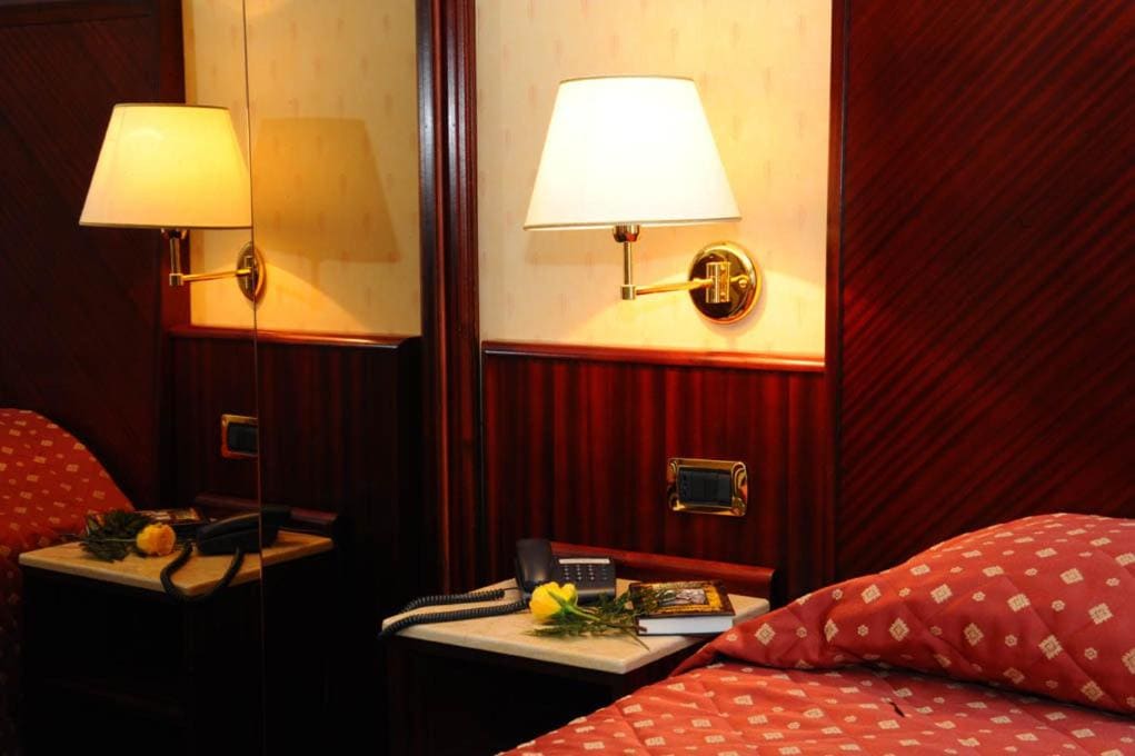 Standard Double Room with Shared Bathroom room - Image 2