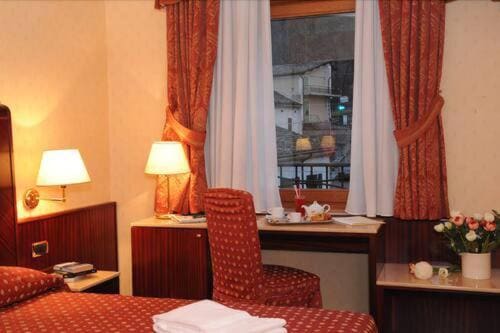 Small Double Room room - Image 2