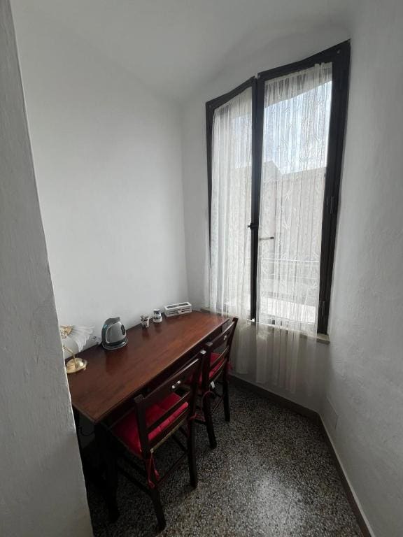 Double Room with Private Bathroom room - Image 3