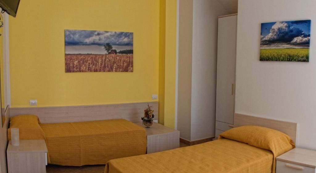 Double or Twin Room - Disability Access room - Image 3