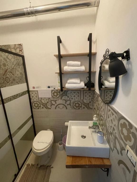 Deluxe Double Room with Balcony room - Image 1
