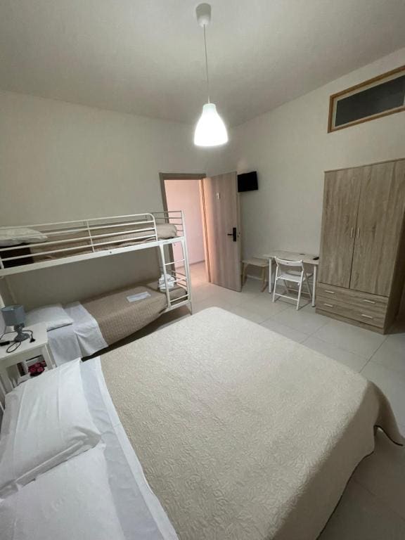 Quadruple Room with Balcony room - Image 2