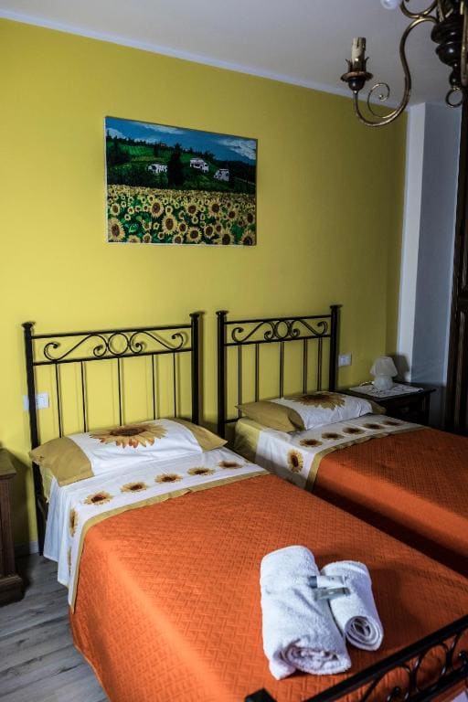 Twin Room room - Image 1