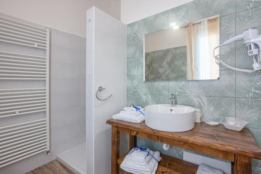 Double or Twin Room room - Image 1