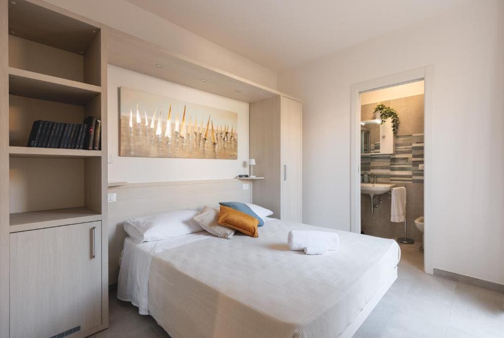 Double Room with Private Bathroom room - Image 1